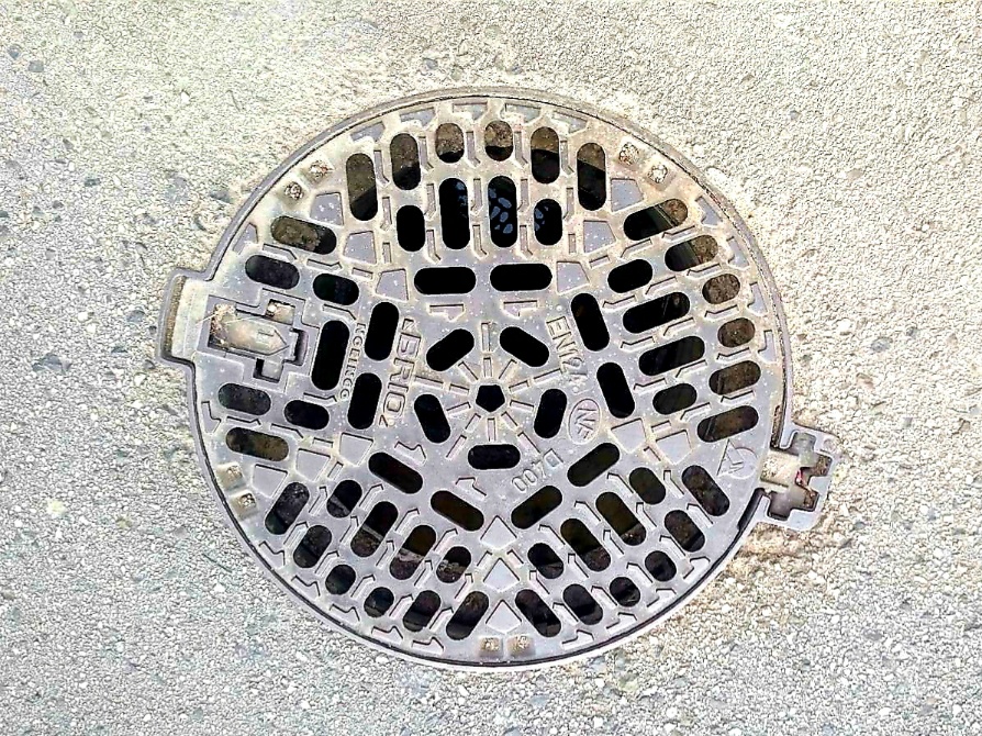 SEWER AND REGISTRATION COVER
ALCANTARILLA 