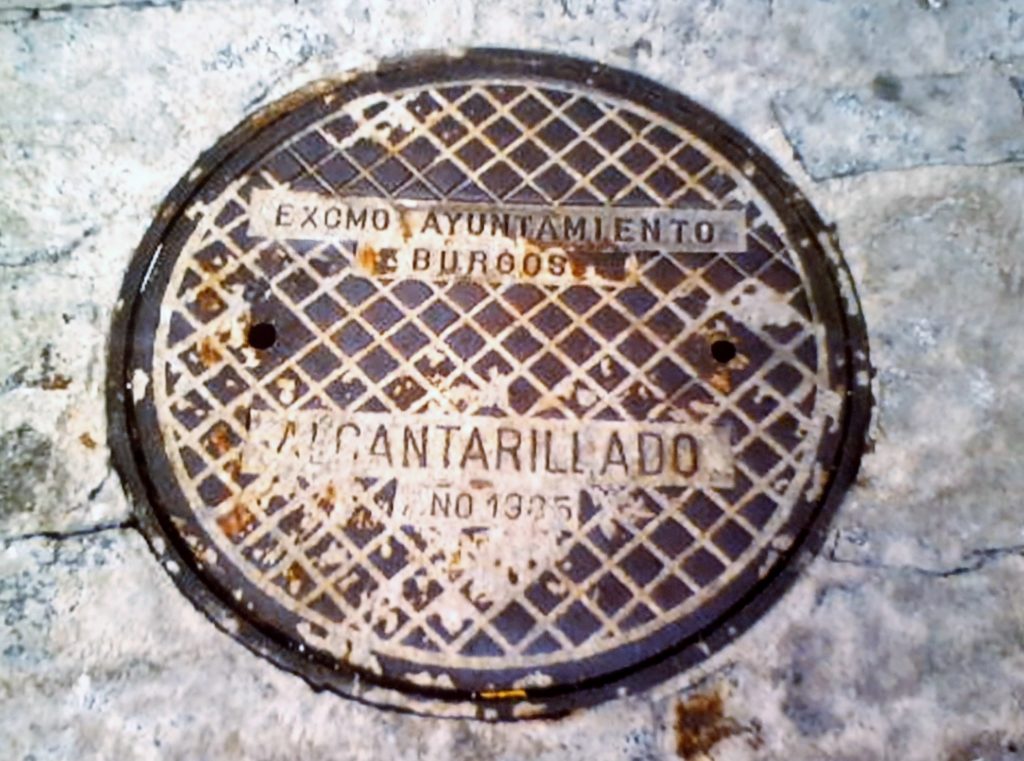 SEWER AND MANHOLE COVER ALCANTARILLA ESPAÑA BURGOS
