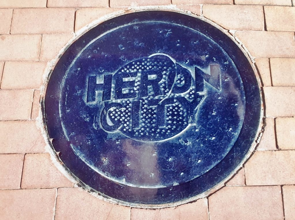 SEWER AND MANHOLE COVER ALCANTARILLA ESPAÑA MADRID