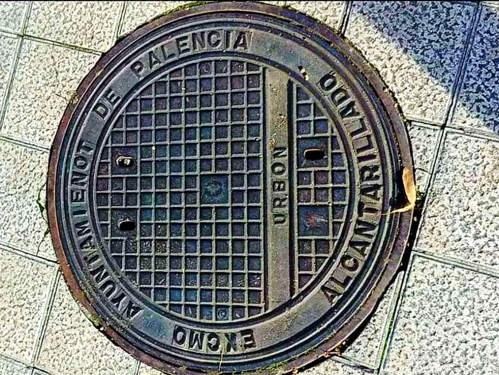 SEWER AND MANHOLE COVER ALCANTARILLA ESPAÑA PALENCIA