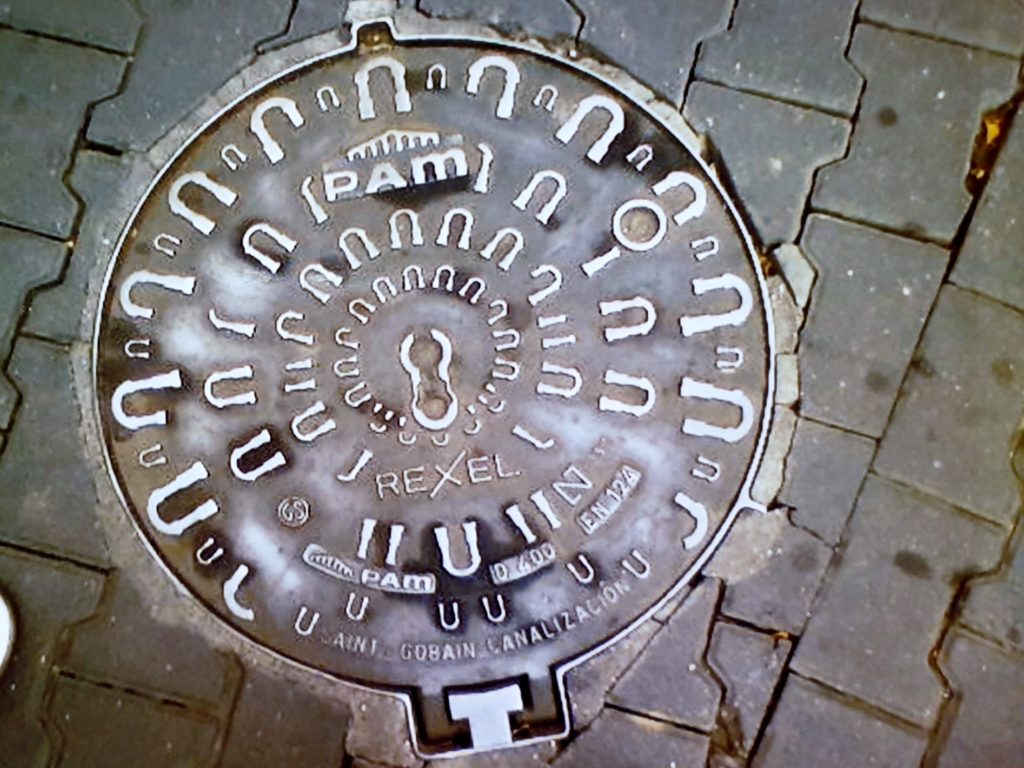 SEWER AND MANHOLE COVER ALCANTARILLA ESPAÑA PALENCIA