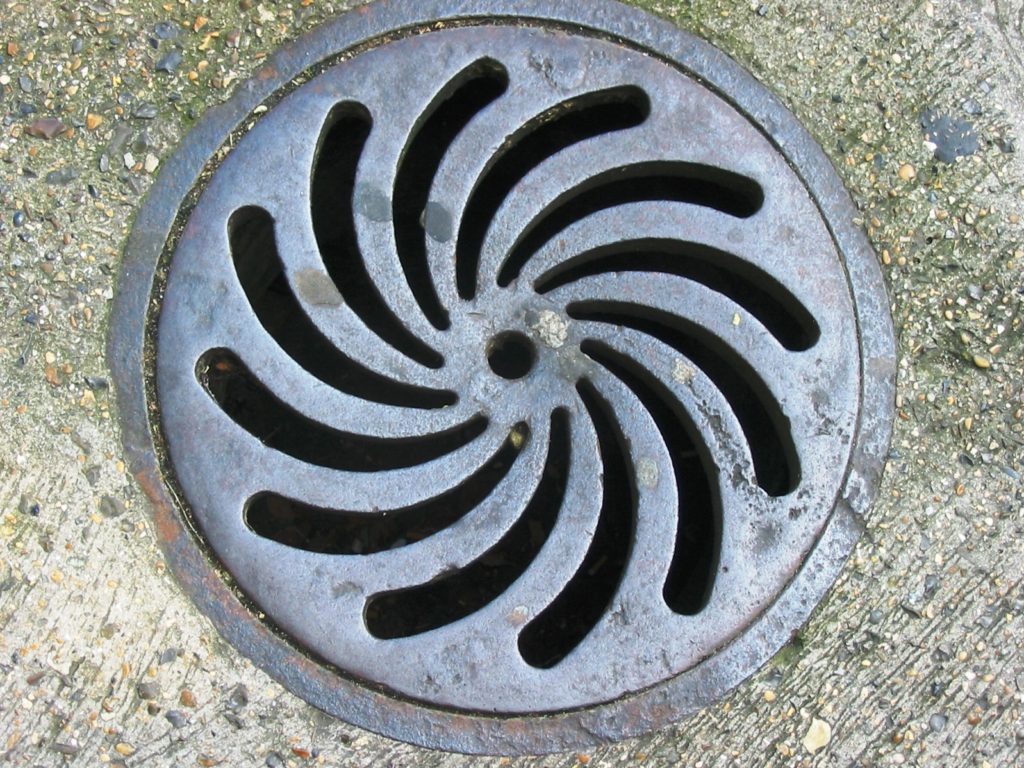SEWER AND MANHOLE COVER ALCANTARILLA PORTUGAL SEWER AND MANHOLE COVER ALCANTARILLA 2012