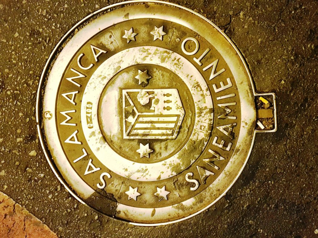 SEWER AND MANHOLE COVER ALCANTARILLA ESPAÑA SALAMANCA