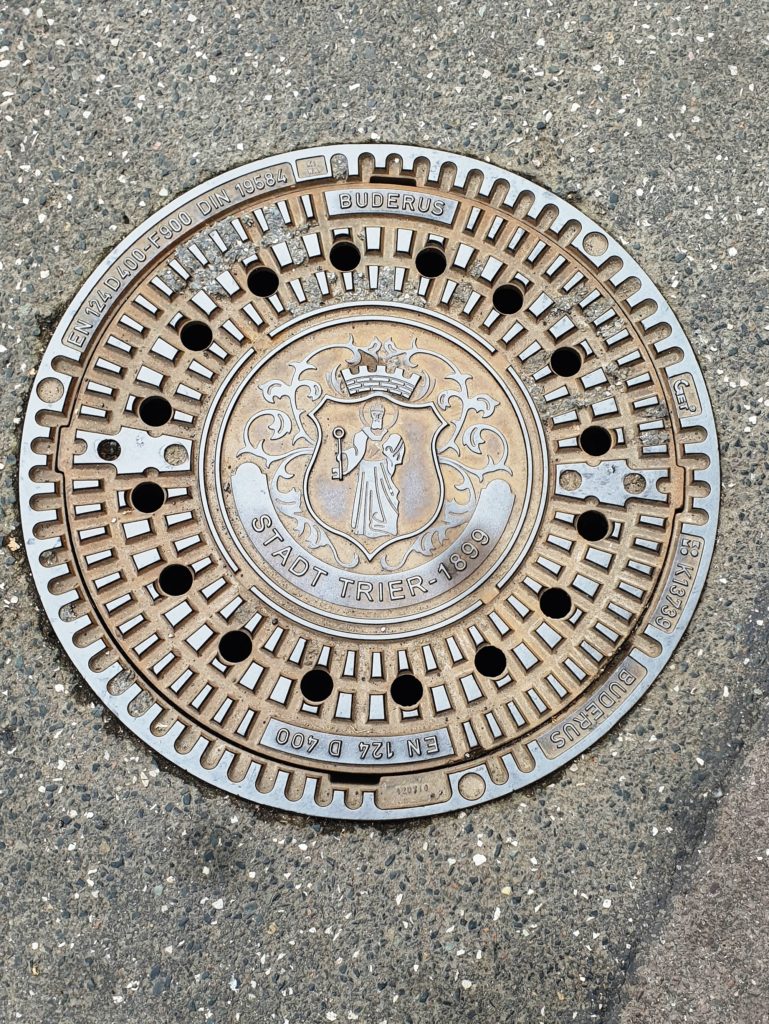 SEWER AND MANHOLE COVER ALCANTARILLA ALEMANIA DEUTCHLAND  TRIER  TRÉVERIS