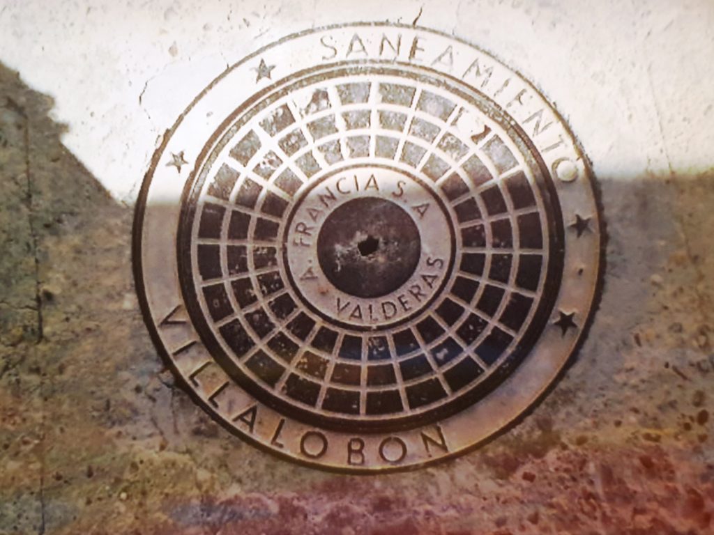 SEWER AND MANHOLE COVER ALCANTARILLA ESPAÑA VILLALOBON