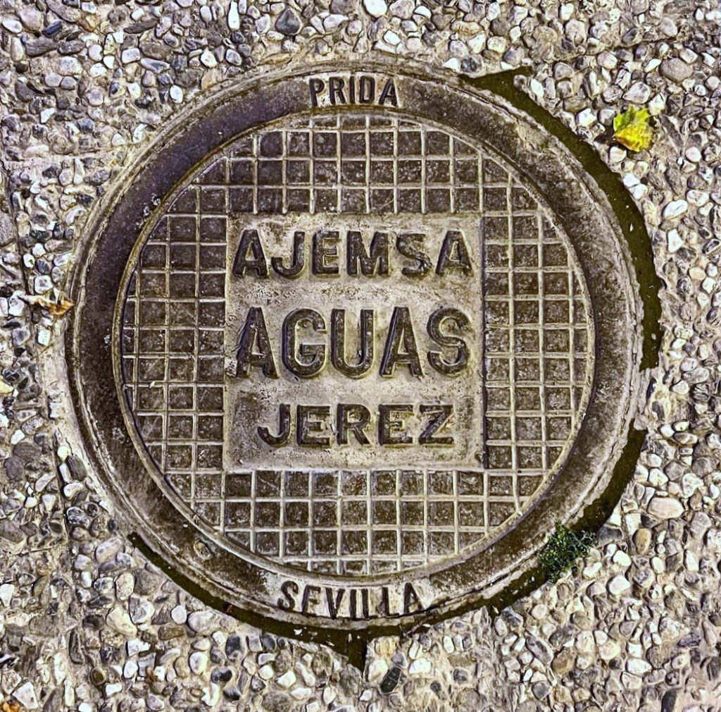 SEWER AND MANHOLE COVER ALCANTARILLA, ESPAÑA